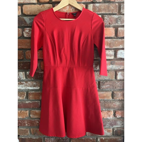 Red Fit & Flare Cocktail Dress 3/4 Sleeve Ponte Knit Women's 2P Ann Taylor - Picture 2 of 8